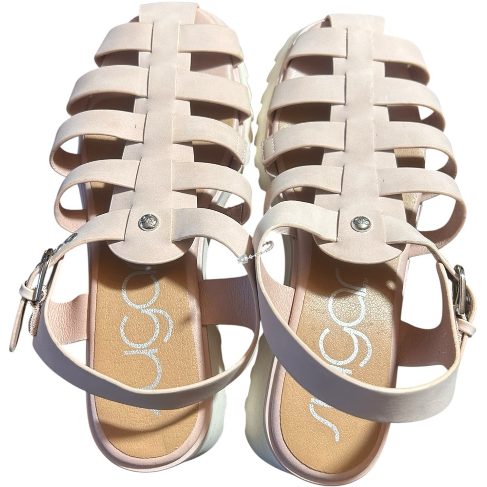 NWOT Sugar light pink Evangeline fisherman sandals with white lug soles Sz 9.5